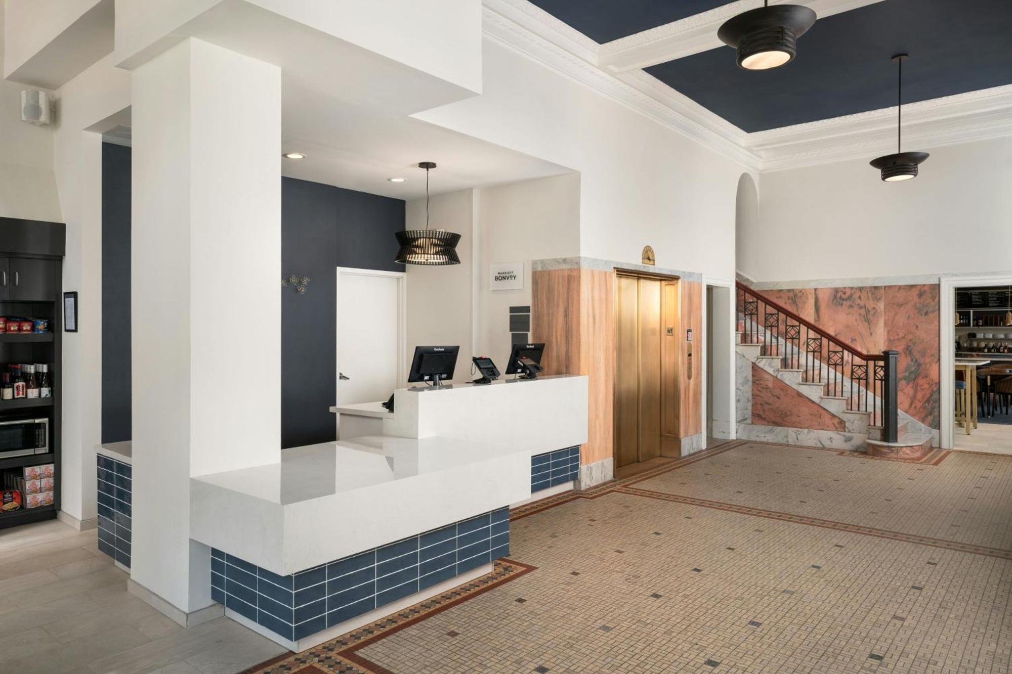 Hotel Courtyard By Marriott St. Petersburg Downtown Exterior foto